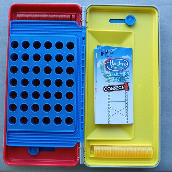 Hasbro Gaming Road Trip Series Connect 4 travel board game 2 player EUC ages 6+ - Picture 4 of 12